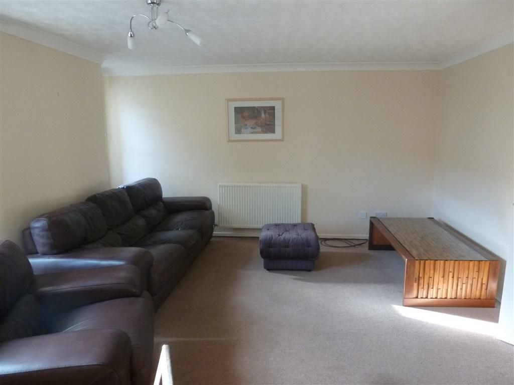 Property photo 3 of 7 Living Room
