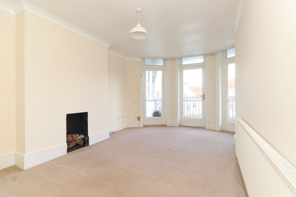 Property photo 3 of 10 Picture 3