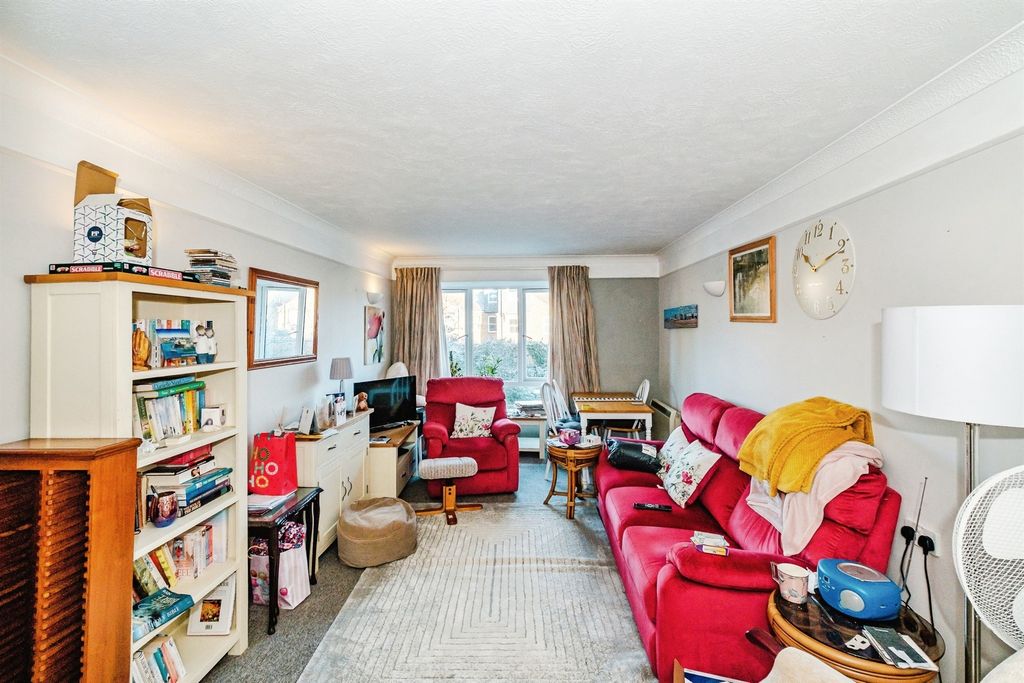 Property photo 2 of 18