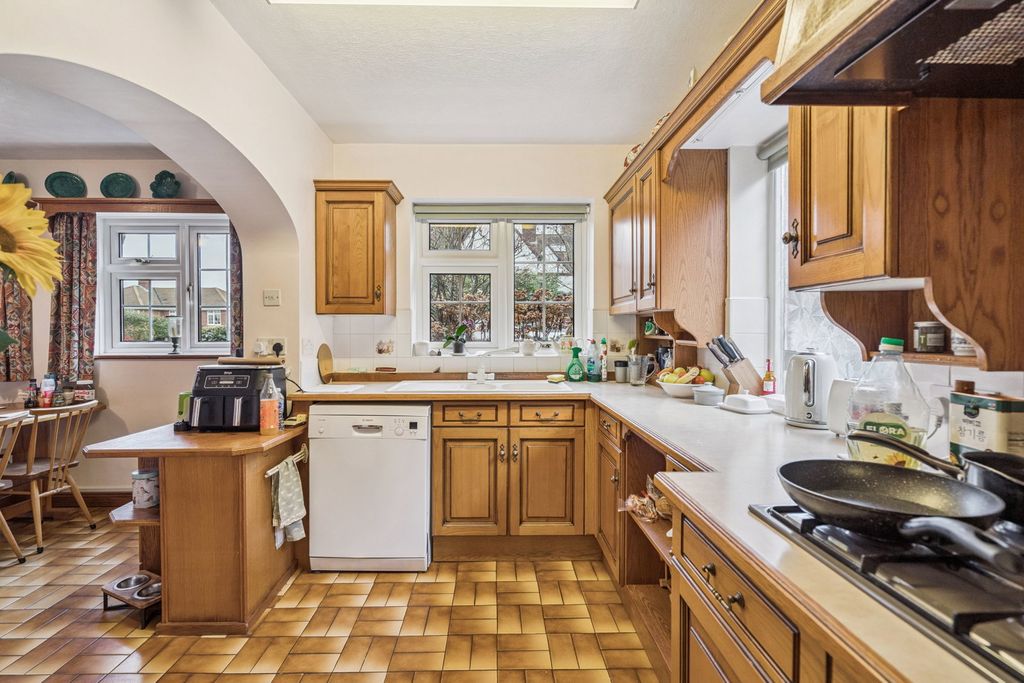 Property photo 3 of 16