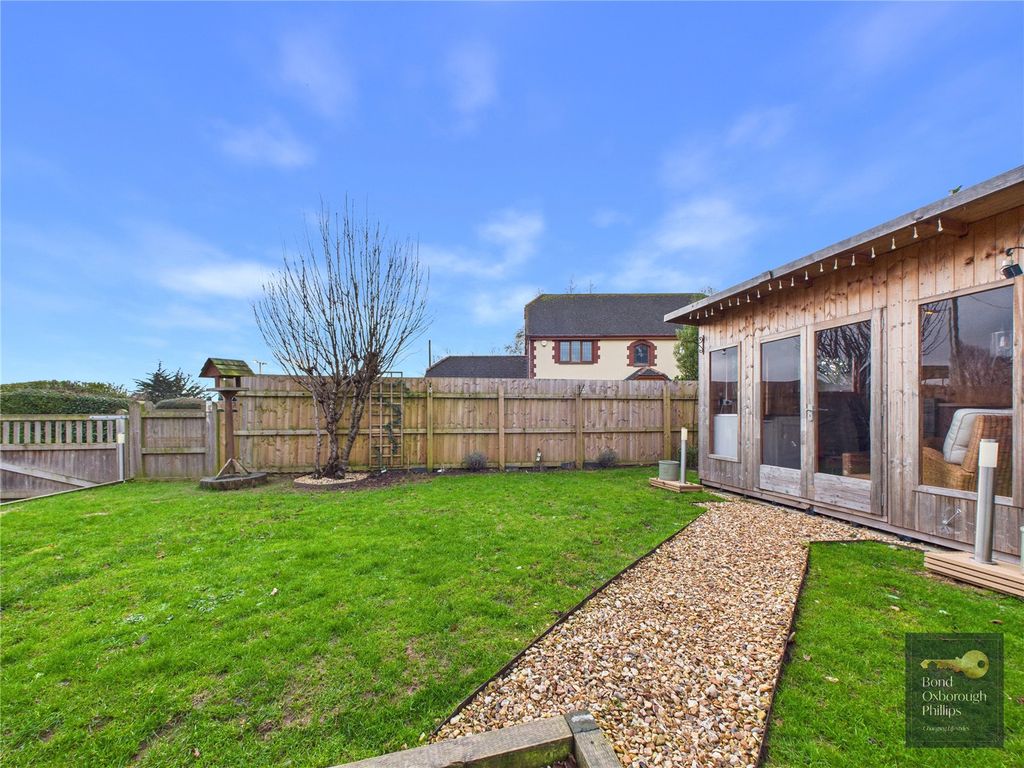 Property photo 2 of 47 Picture No. 05