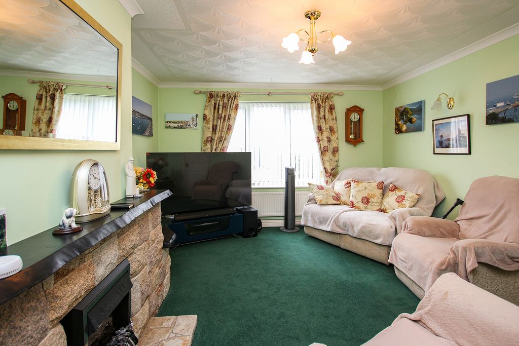 Property photo 3 of 10 Photo 2