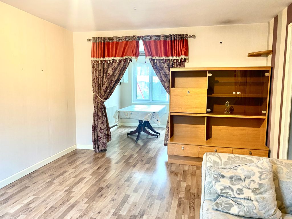 Property photo 2 of 9 Living Room