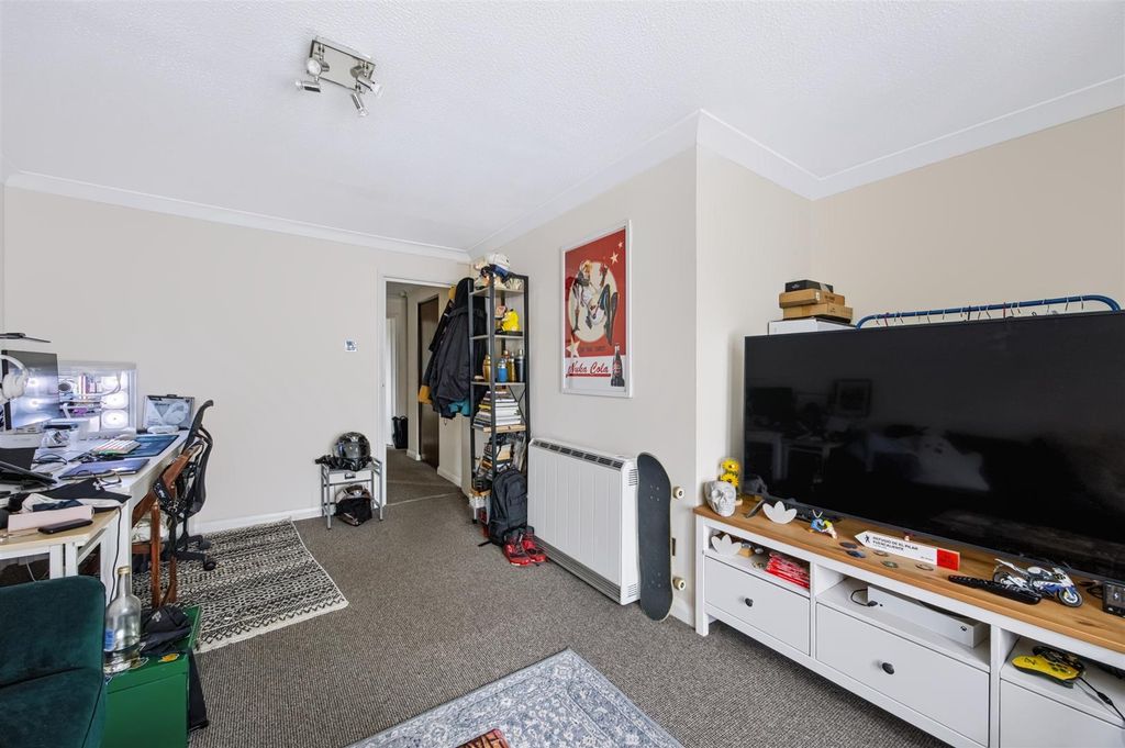 Property photo 3 of 14 Living Room