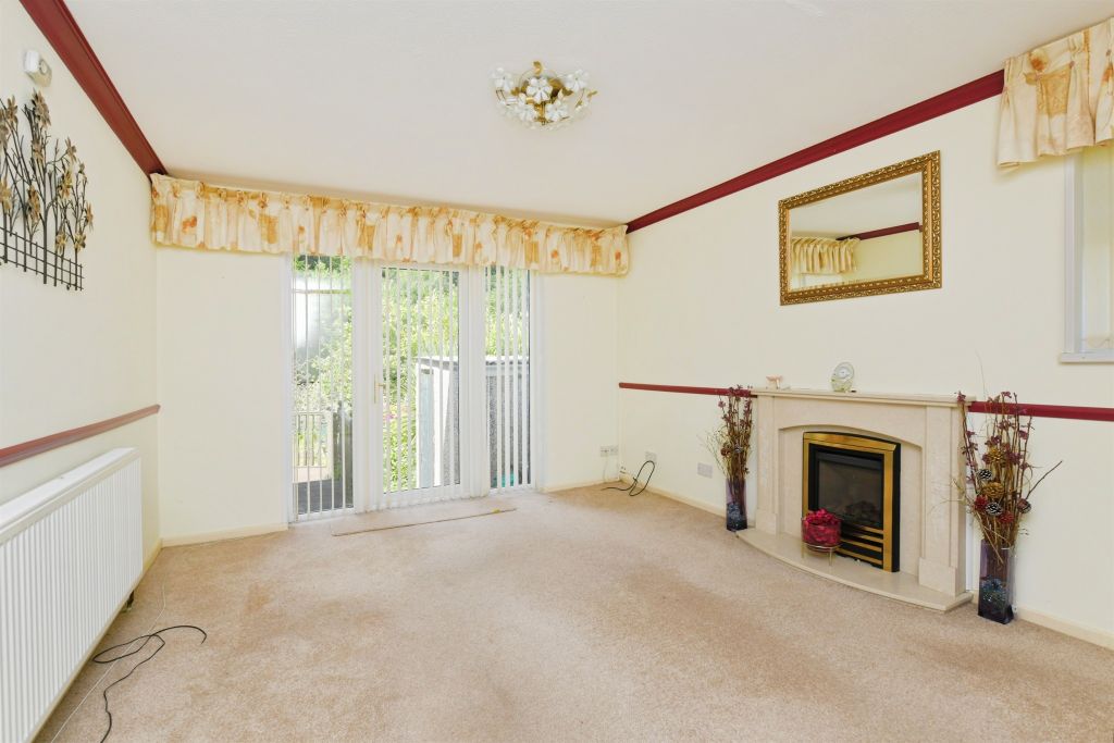 Property photo 2 of 17 Lounge