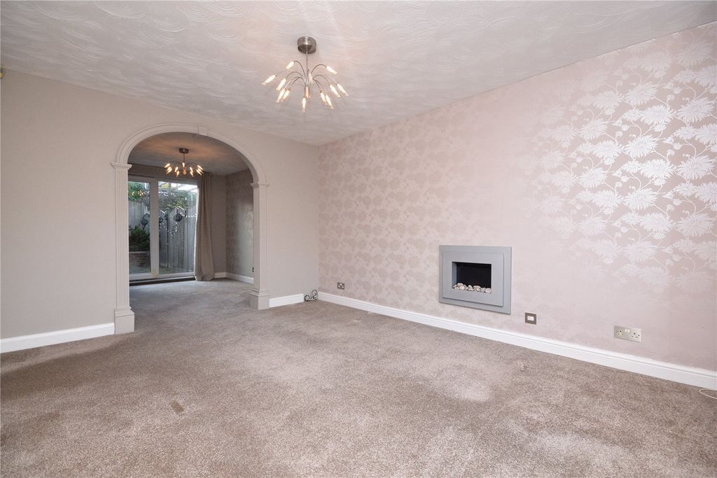 Property photo 2 of 16 Picture No. 24