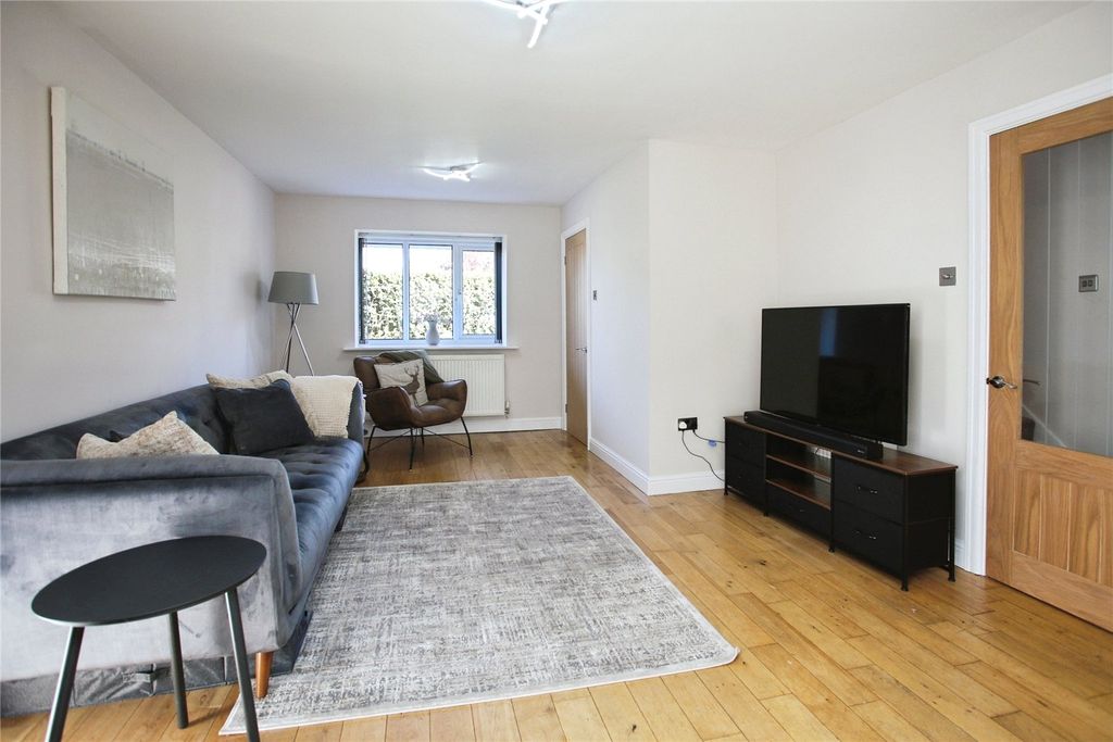 Property photo 2 of 37 Picture No. 36