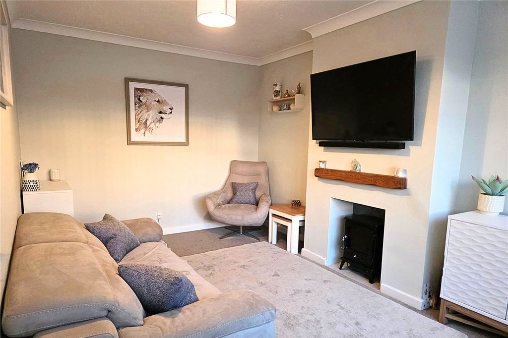 Property photo 2 of 12 Picture No. 15