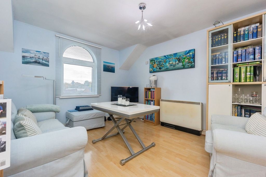 Property photo 3 of 16 Photo