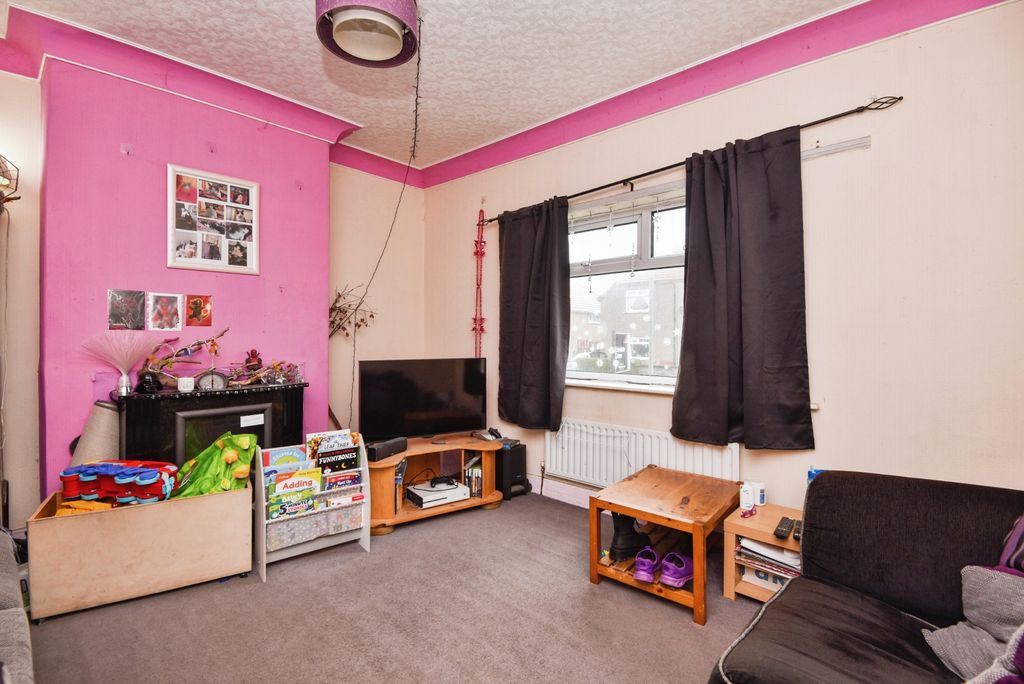 Property photo 3 of 18 Photography