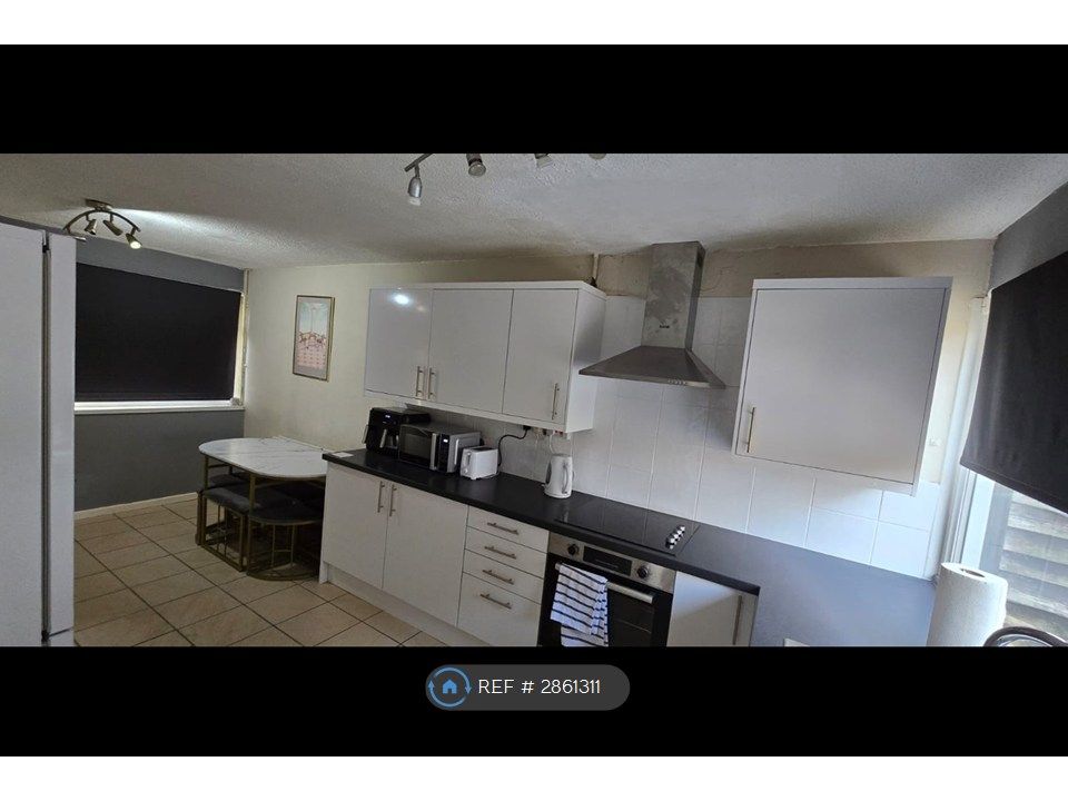 Property photo 2 of 8 Wheatcroft