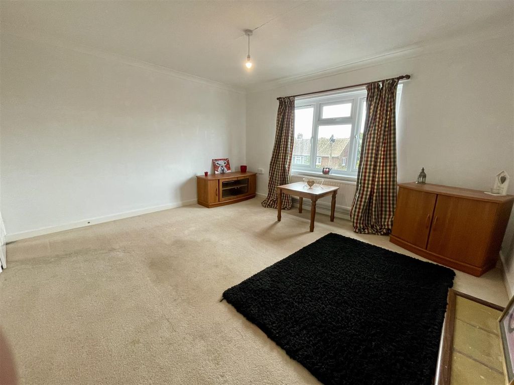 Property photo 3 of 12 Living Room