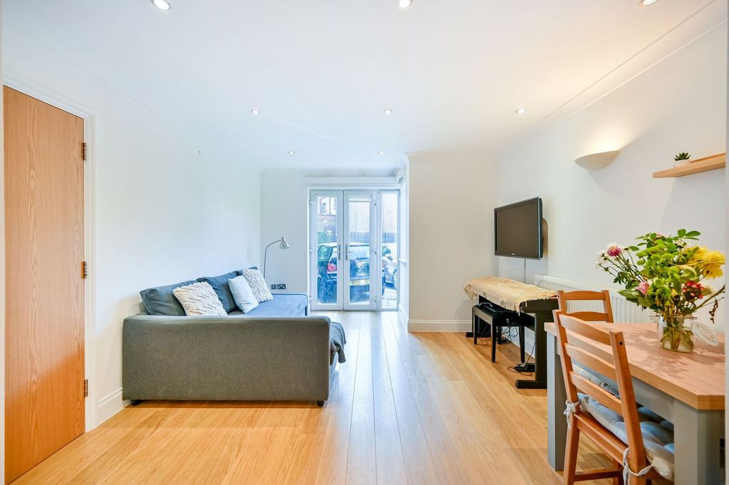 Property photo 3 of 7