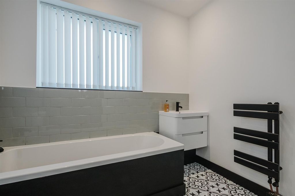 Additional image 23 of 3 bed semi-detached house for saleWarren Avenue, Knutsford WA16