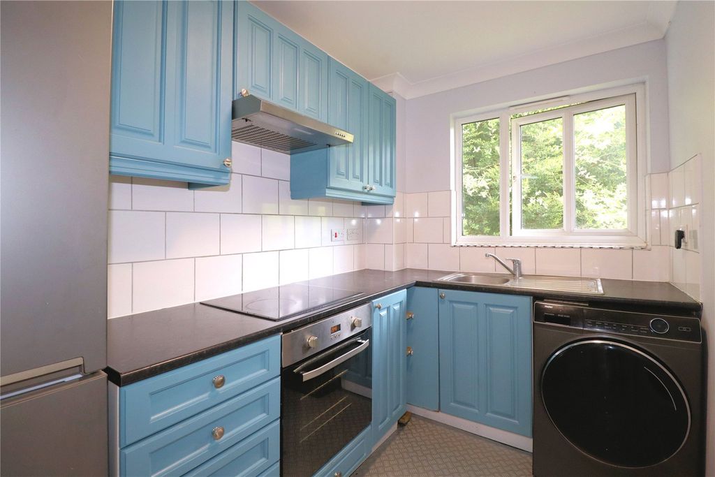 Property photo 2 of 11 Picture No. 15