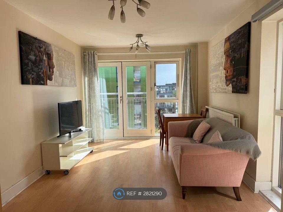 Property photo 1 of 7 Living Room