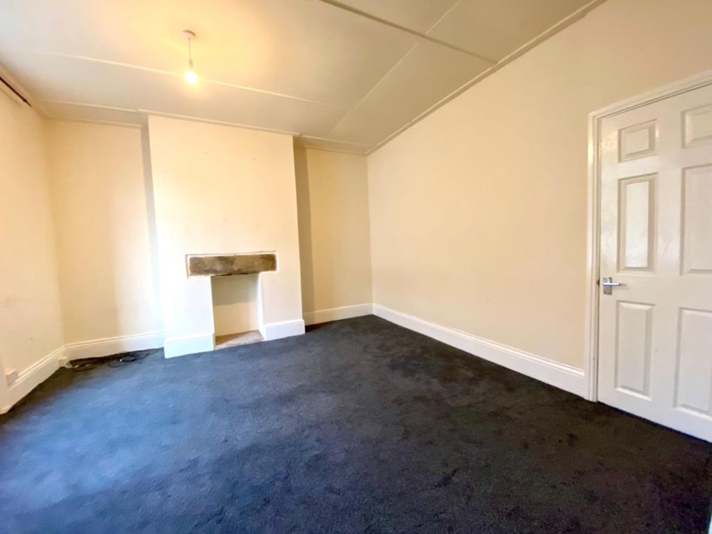 Property photo 2 of 13 Lounge