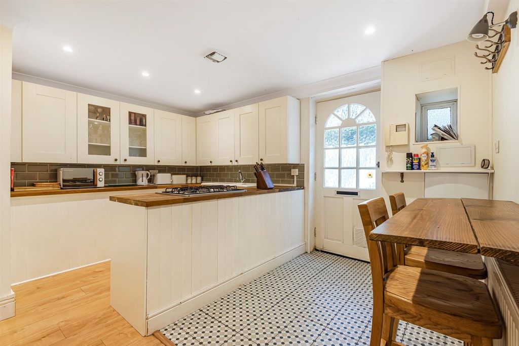 Property photo 2 of 11 26614.Jpg