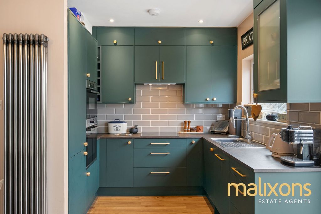 Property photo 3 of 11