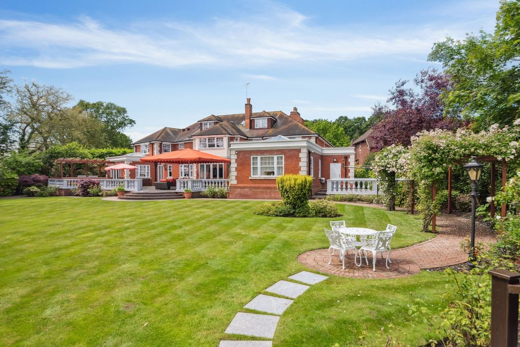 Additional image 48 of 5 bed detached house for saleWambrook Close, Hutton Mount, Brentwood CM13