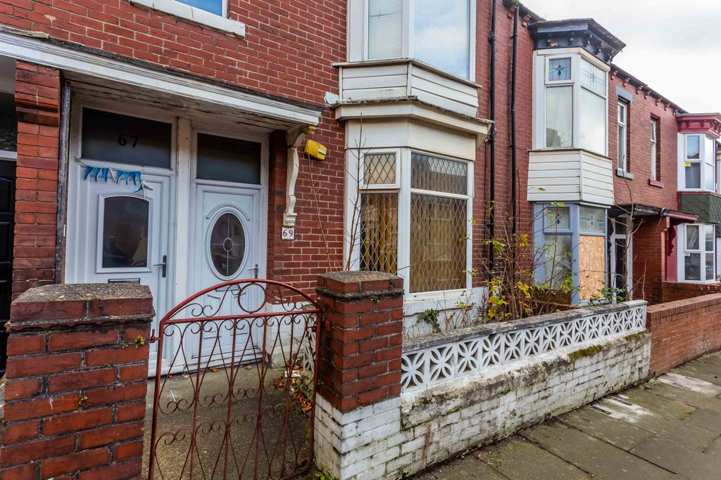Property photo 1 of 14
