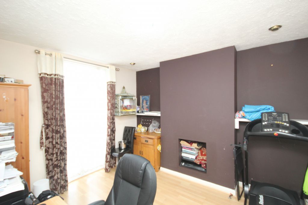 Property photo 3 of 8 Gallery