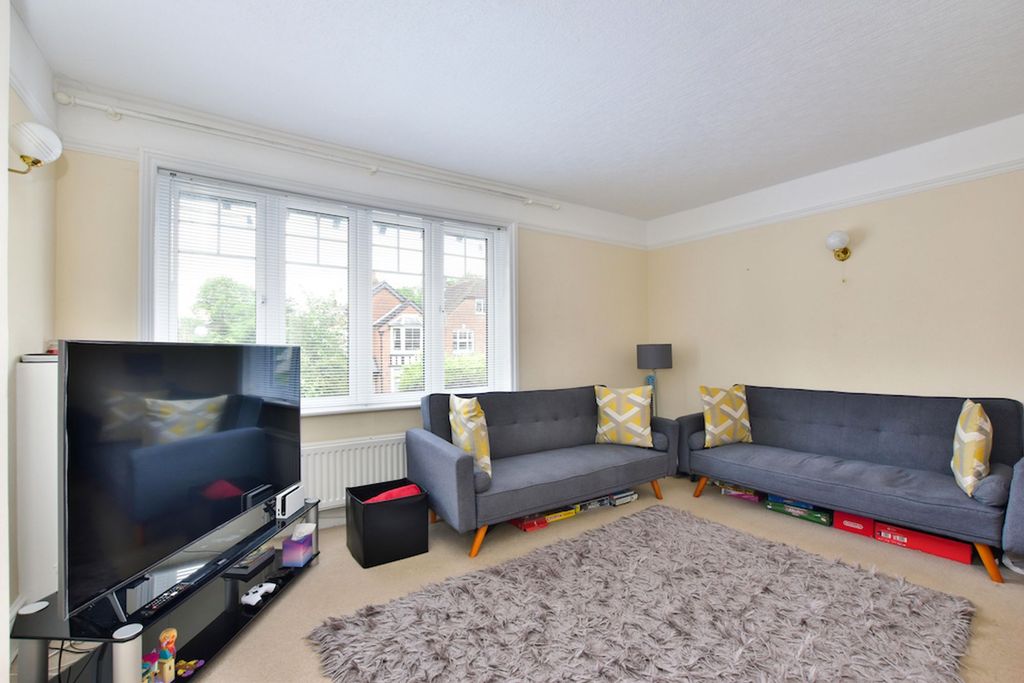 Property photo 2 of 9