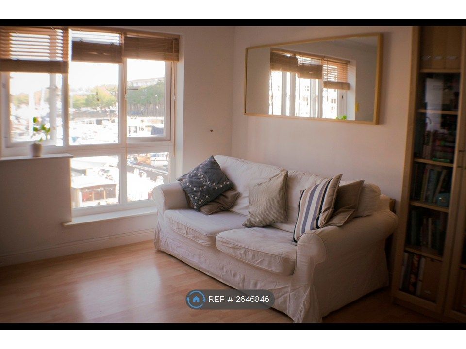 Property photo 2 of 8 Lounge