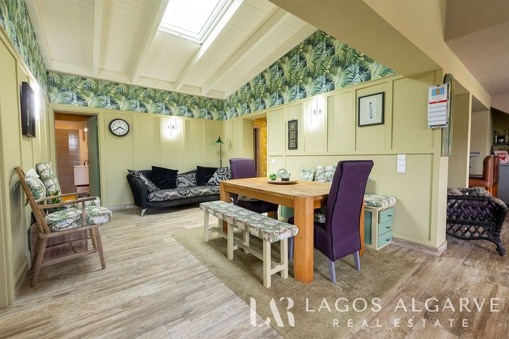 Property photo 3 of 49