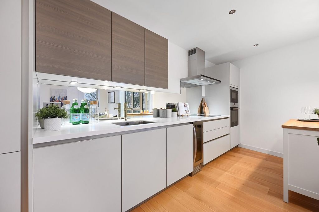Property photo 2 of 12 Fbl - Glenbrook Apartments - Kitchen1 (1).Jpg