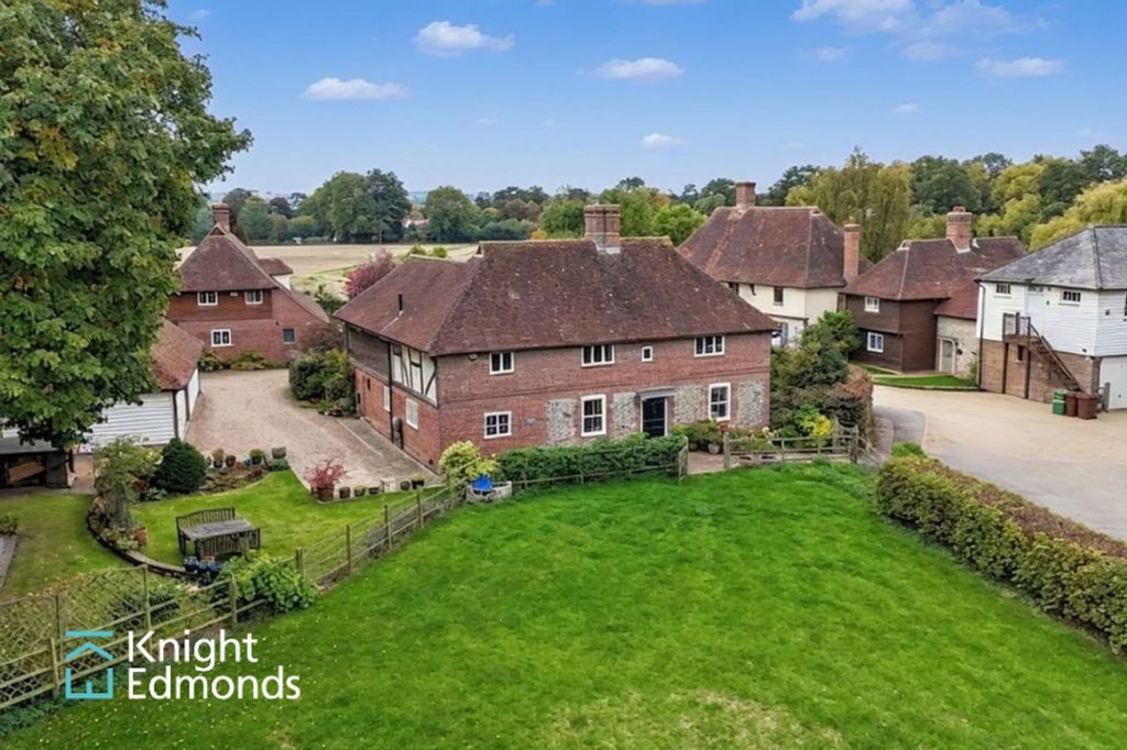 Property photo 1 of 27