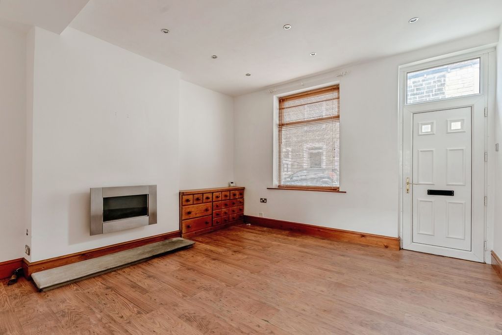 Property photo 2 of 17 Pbox-Img.Jpg