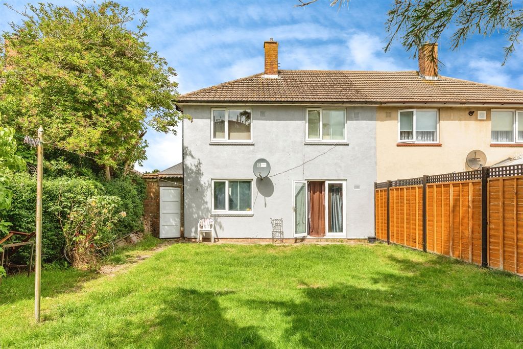 Property photo 2 of 17