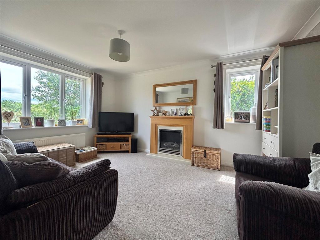 Property photo 2 of 13 Sitting Room