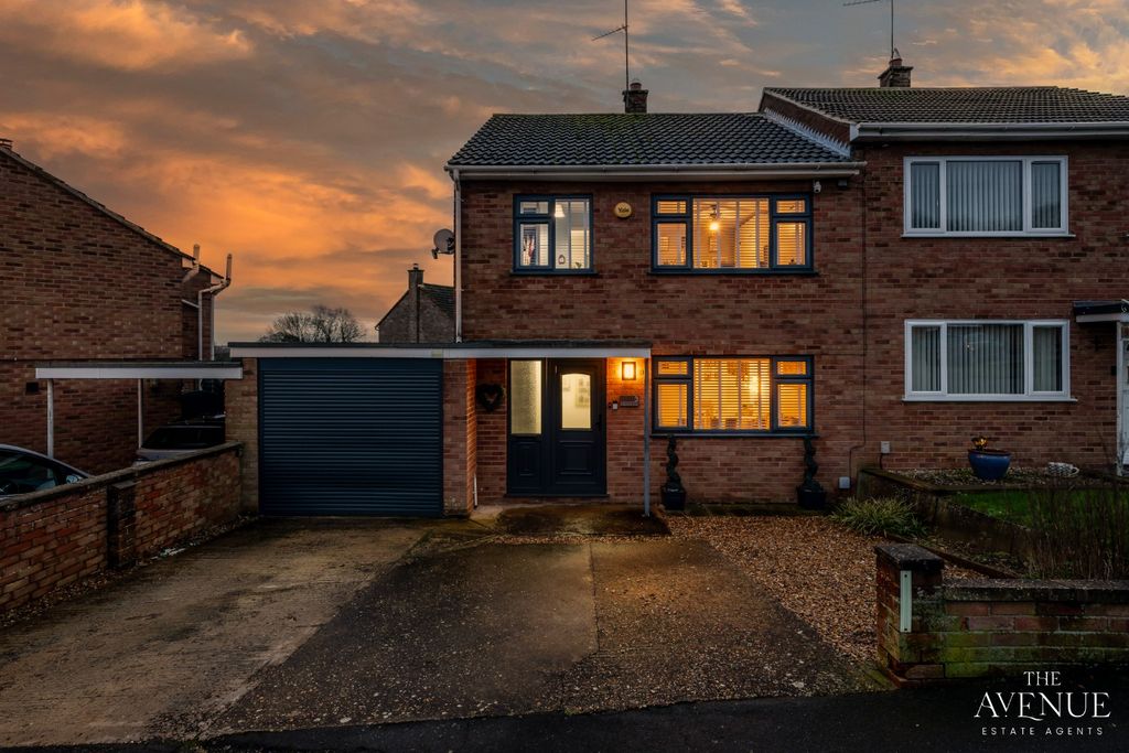 Property photo 1 of 38 4854482