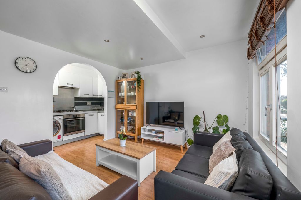 Property photo 3 of 19