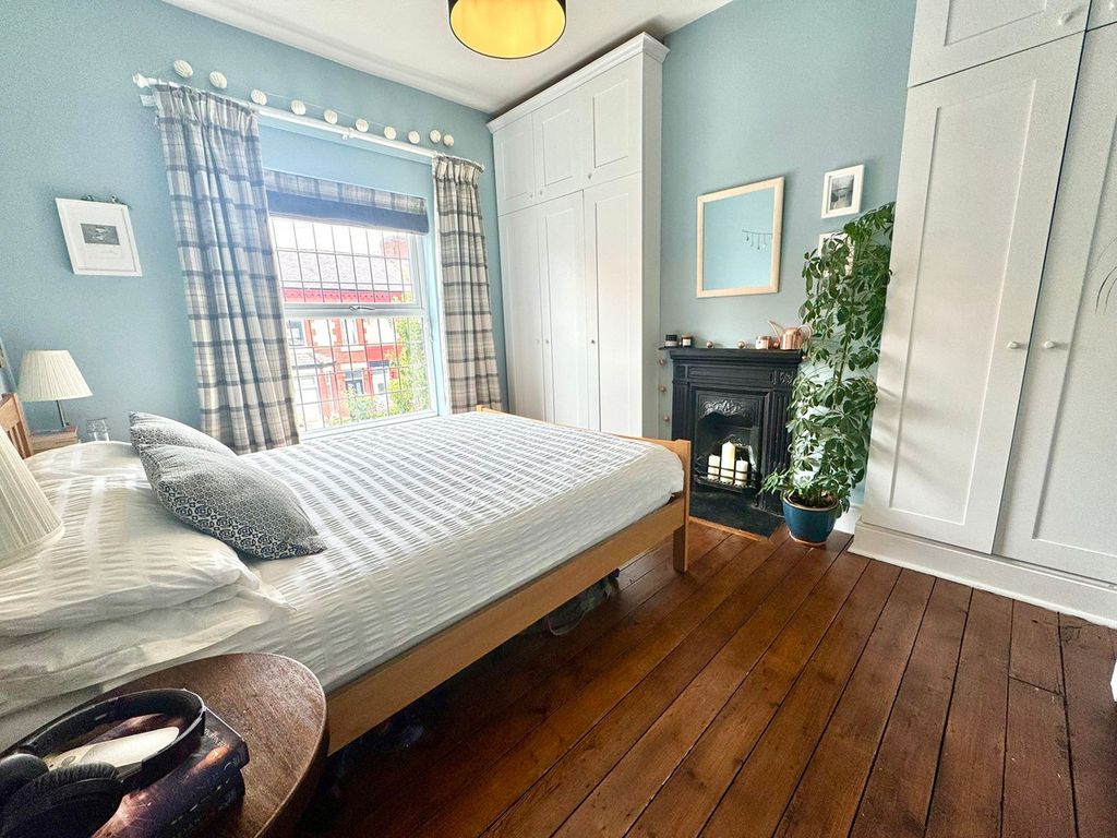 Property photo 3 of 12