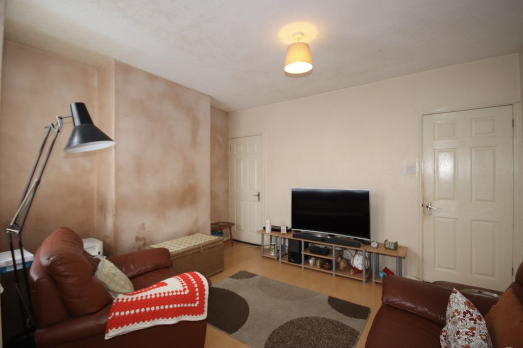 Property photo 3 of 10 Living Room