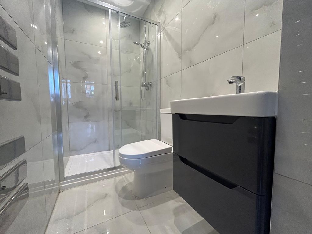 Property photo 3 of 5 Gallery