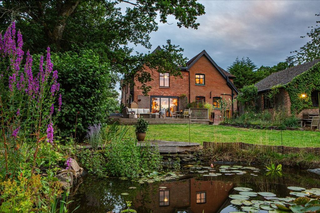 Property photo 1 of 24