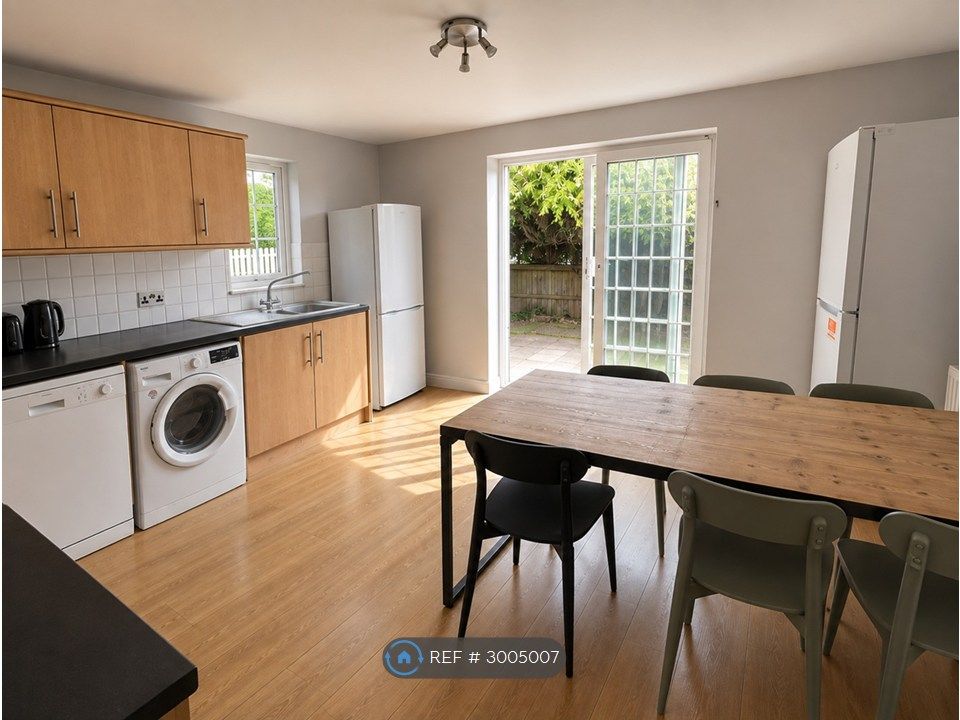 Property photo 3 of 15 Kitchen