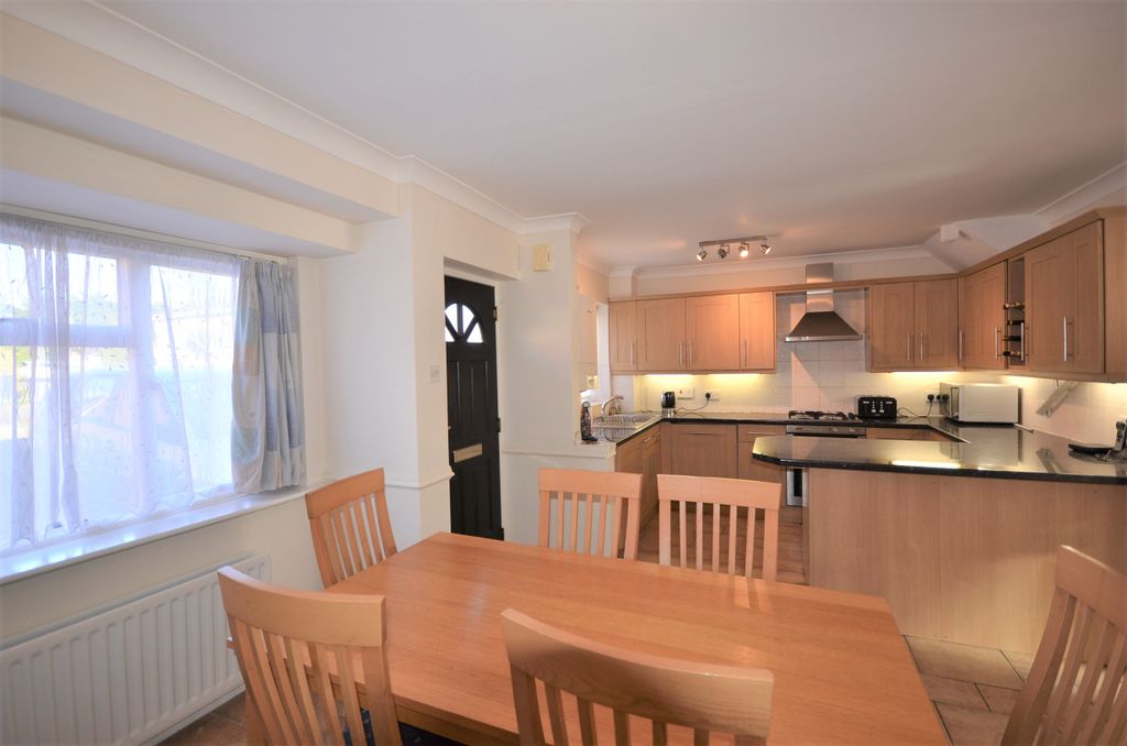 Property photo 3 of 10 Leaholme.Kitchen.Din