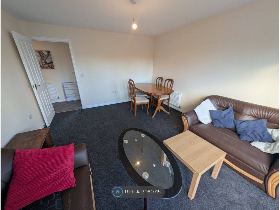 Property photo 2 of 32 Lounge/Diner