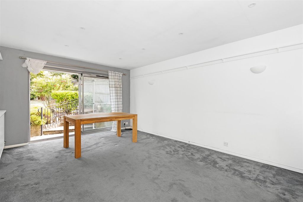 Property photo 1 of 10 Lounge/Diner
