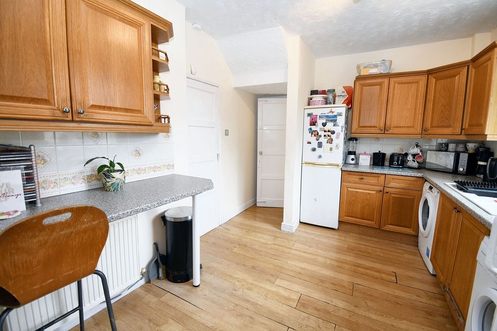 Property photo 3 of 24