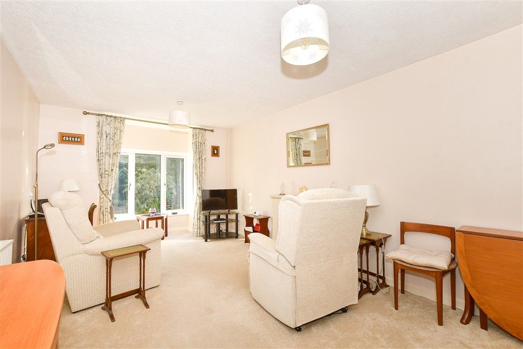 Property photo 2 of 9 Lounge/Dining Room