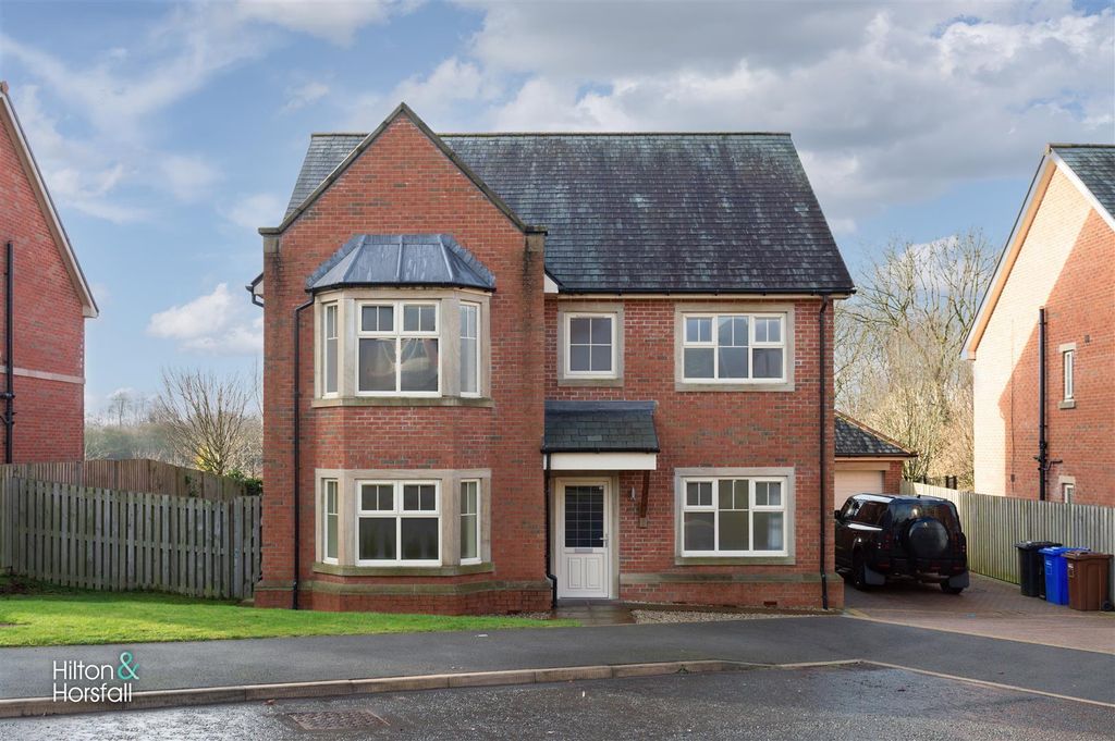 Property photo 1 of 23 Grenfell Gardens