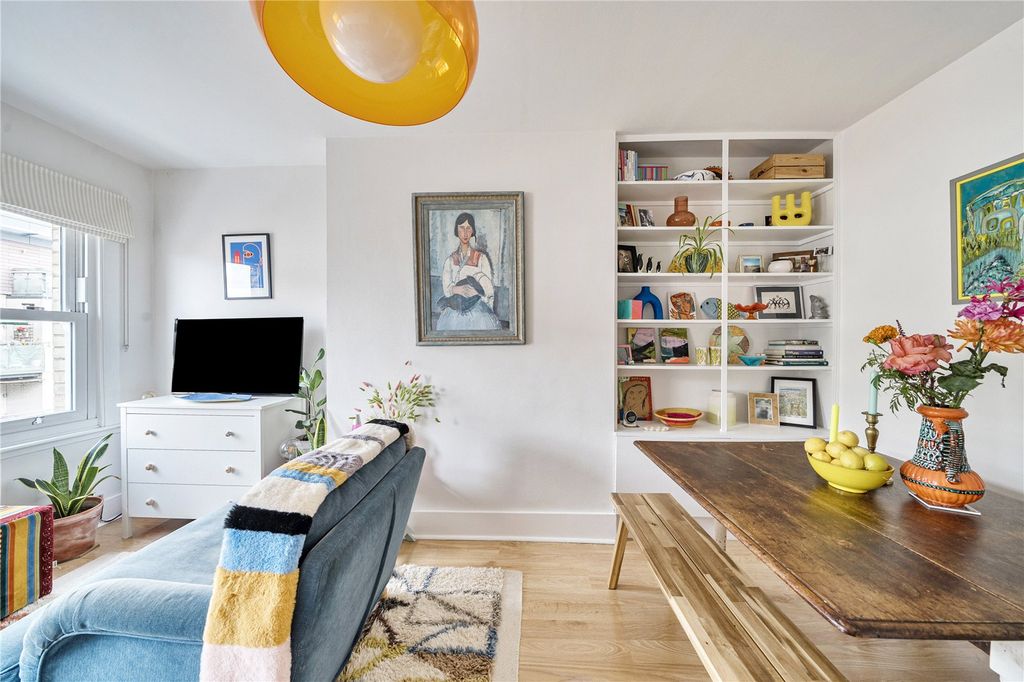 Property photo 2 of 18 Picture No. 15