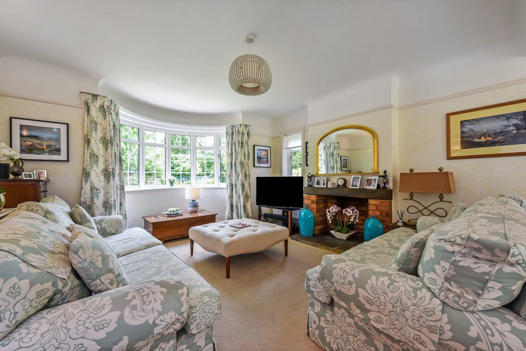 Property photo 3 of 34