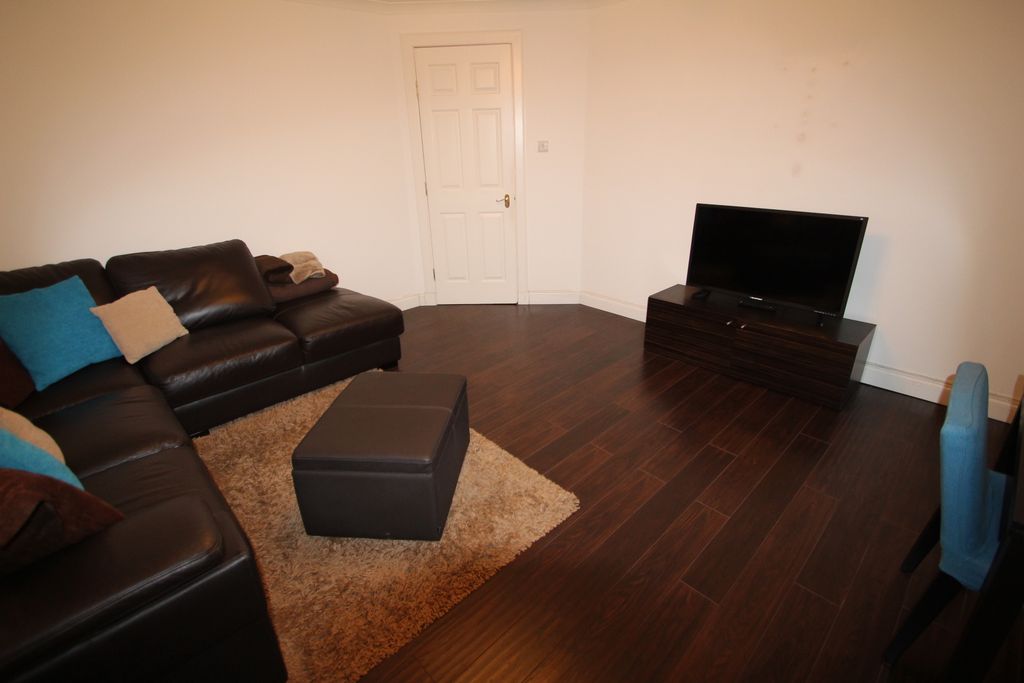 Property photo 2 of 11 Lounge
